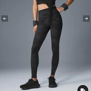 ALO Camo leggings!!! 😃😃😃